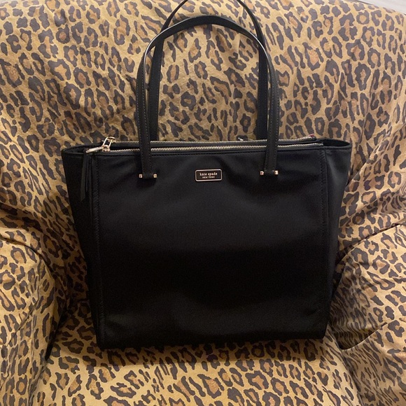 Kate spade timeless black tote bag with gold zippers - Picture 5 of 5